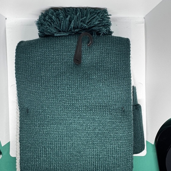 Philadelphia Eagles β’ Super Bowl LIX Champions Beanie & Scarf Set -ππ¦
 NWT - Picture 2 of 4